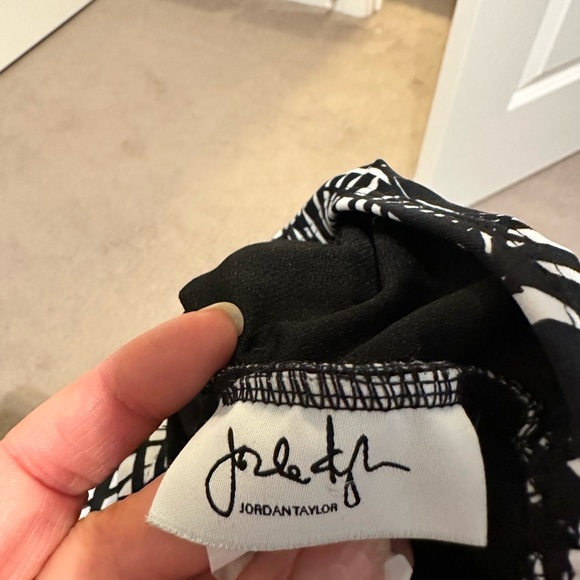 Women One Piece Swimsuit - Picture 3 of 4